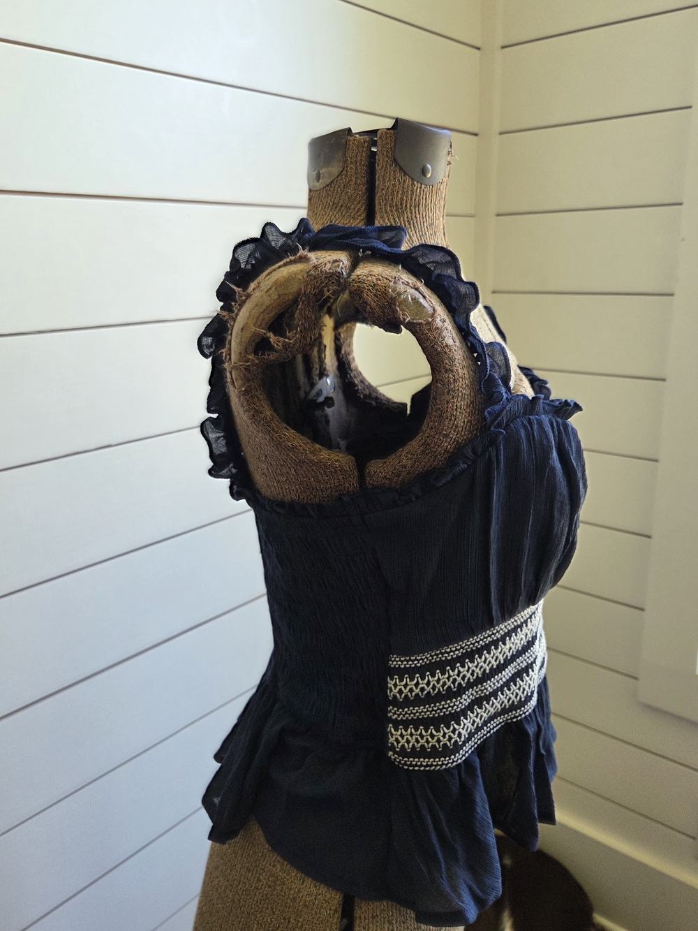 Francesca's Robin Ruched Top - Picture 4 of 11